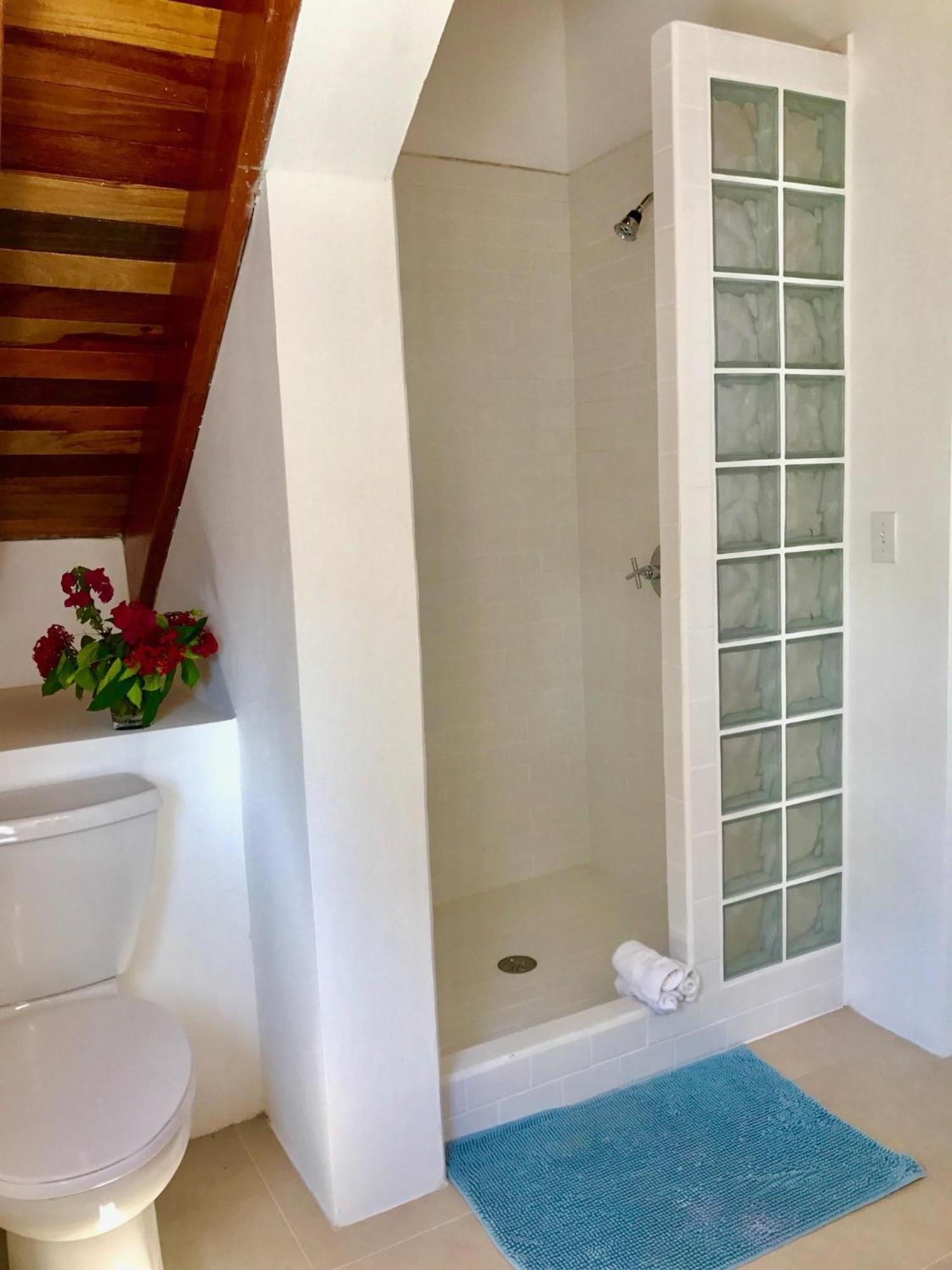 Villa Velento Partial Ocean View Penthouse #7 à Caye Caulker Extérieur photo